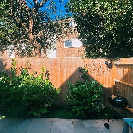 Tropical Room With Private Bathroom And Patio Londres Exterior foto