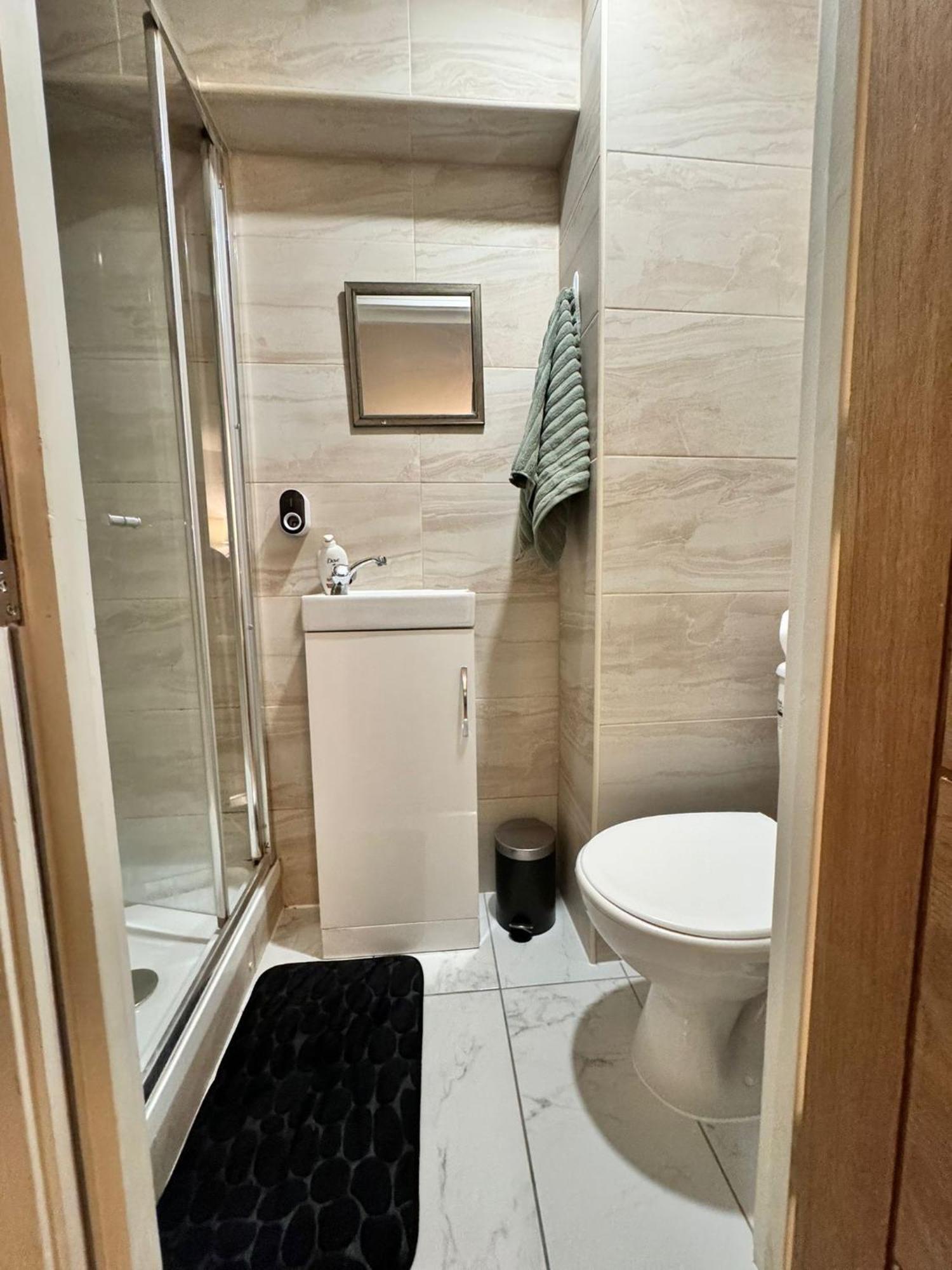 Tropical Room With Private Bathroom And Patio Londres Exterior foto
